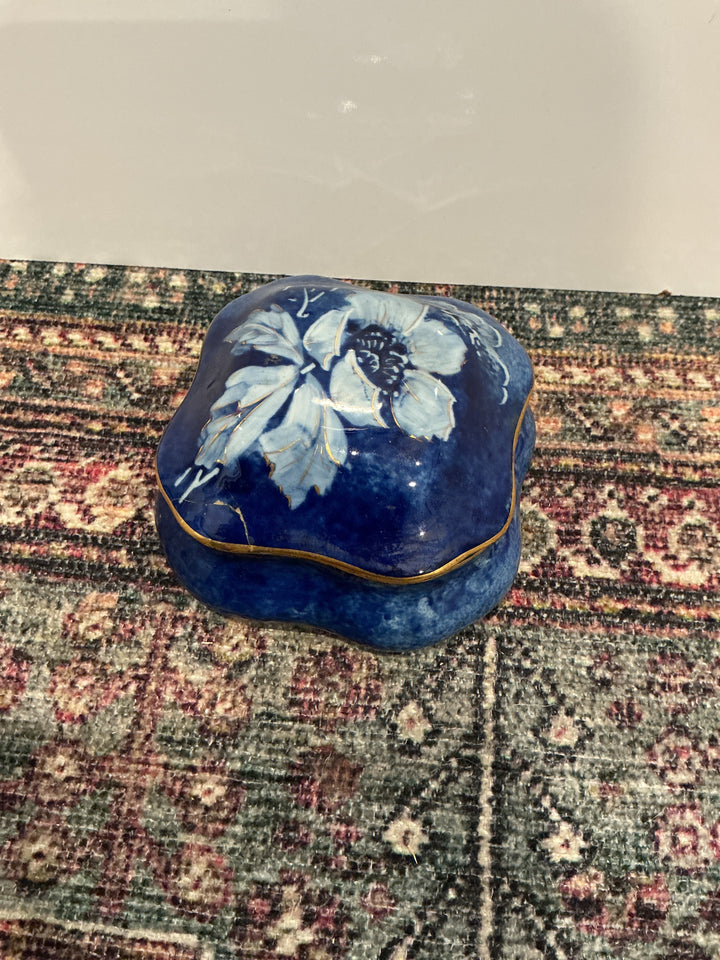 Hand Painted Jewelry / Trinket Box VINTAGE