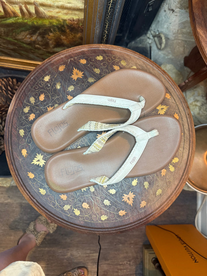 Flojos Sandals