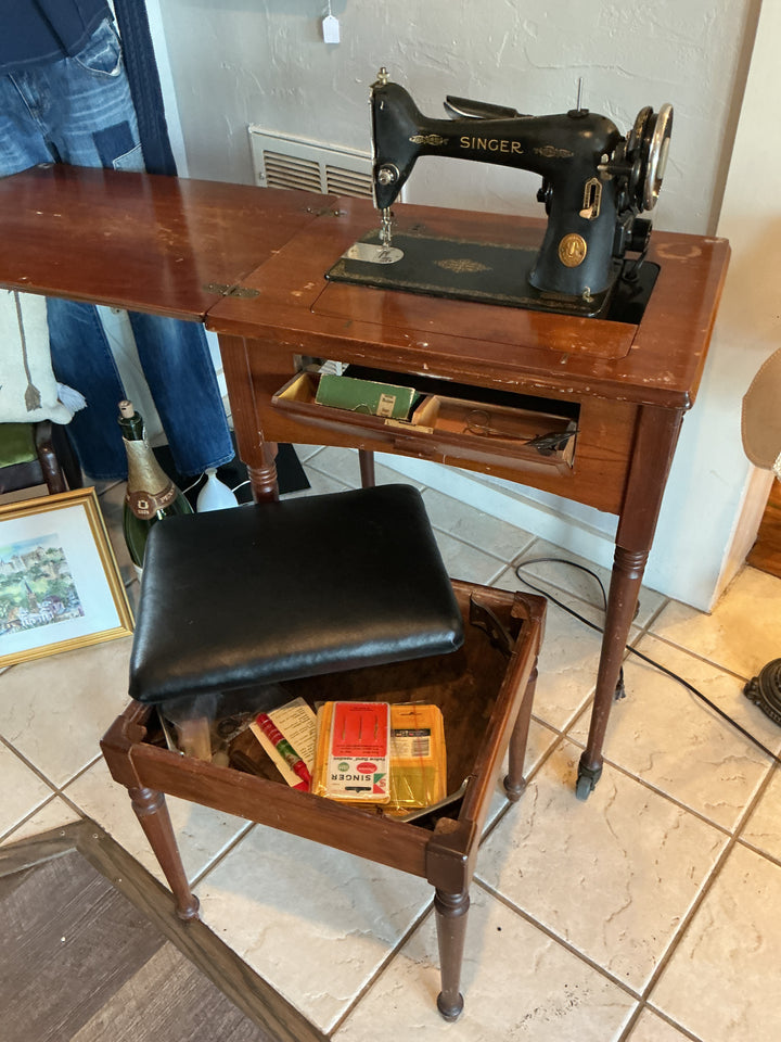 RARE 1955 Singer Sewing Machine Set—Working!
