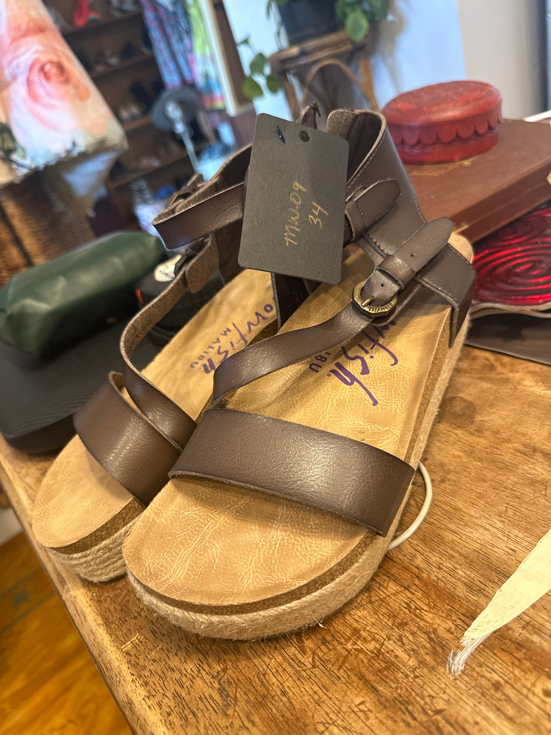 Brown blowfish sandals