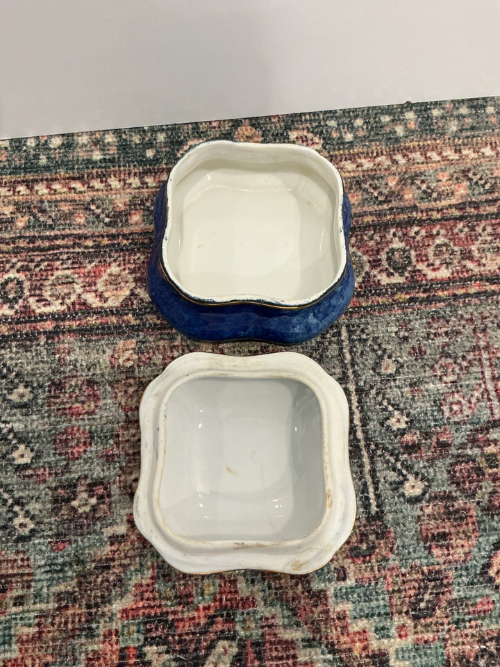 Hand Painted Jewelry / Trinket Box VINTAGE