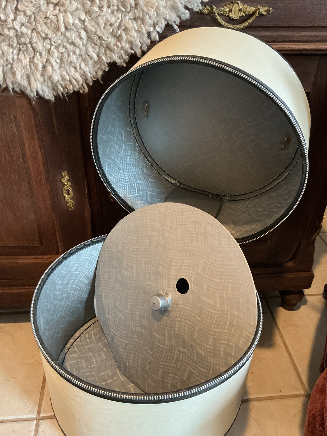 Vintage Duel Travel Hat Box