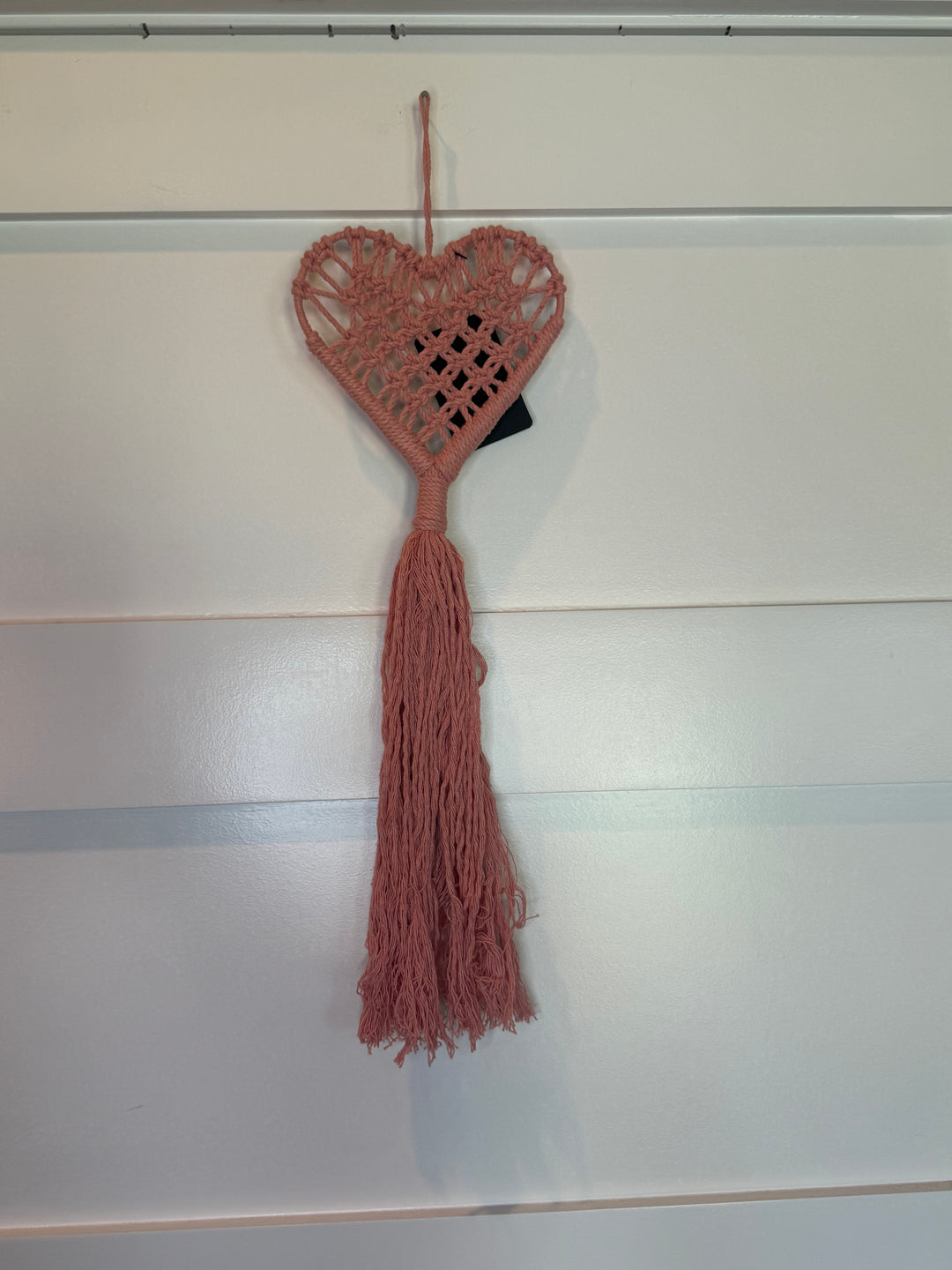 Handmade Pink Macramé Heart Wall Hanging Boho Tassel Décor
